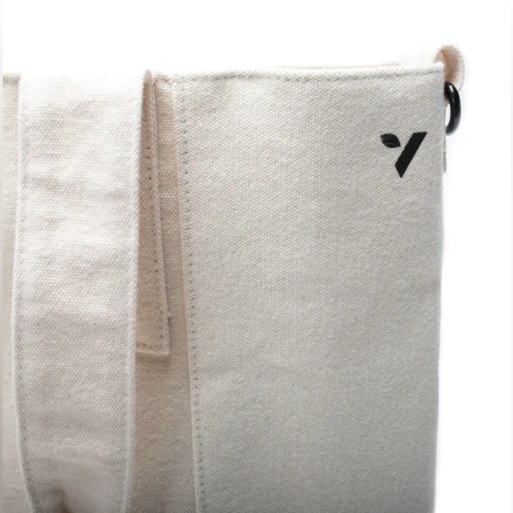 Vooray Zoey Tote - Picture 3 of 7